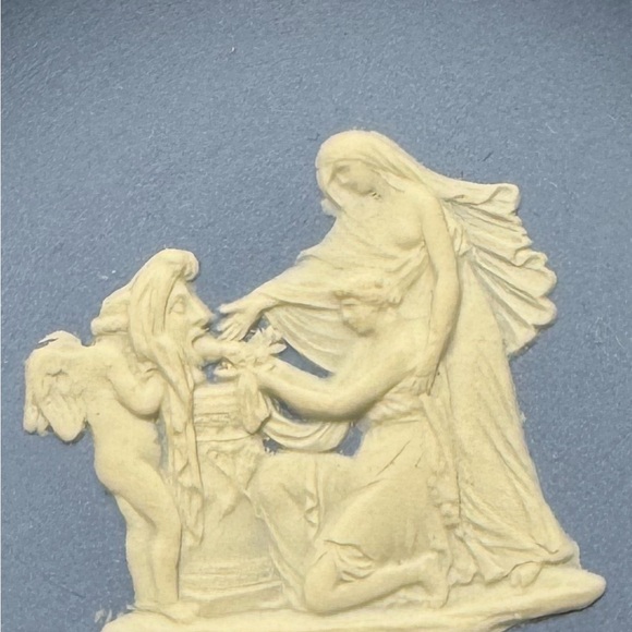 Vintage Wedgwood Pale Blue Jasper Sweet Dish Round with Box And Receipt ‘69 - Picture 14 of 15